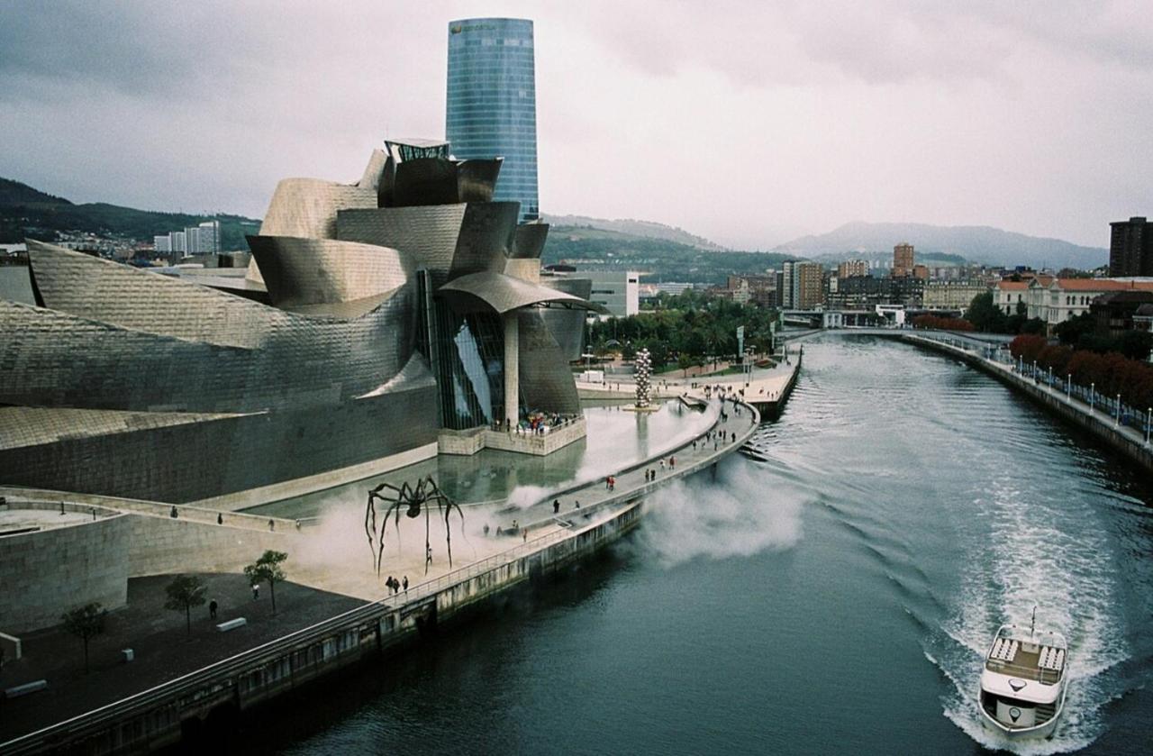 Modern Bilbao Lägenhet Barakaldo Exteriör bild